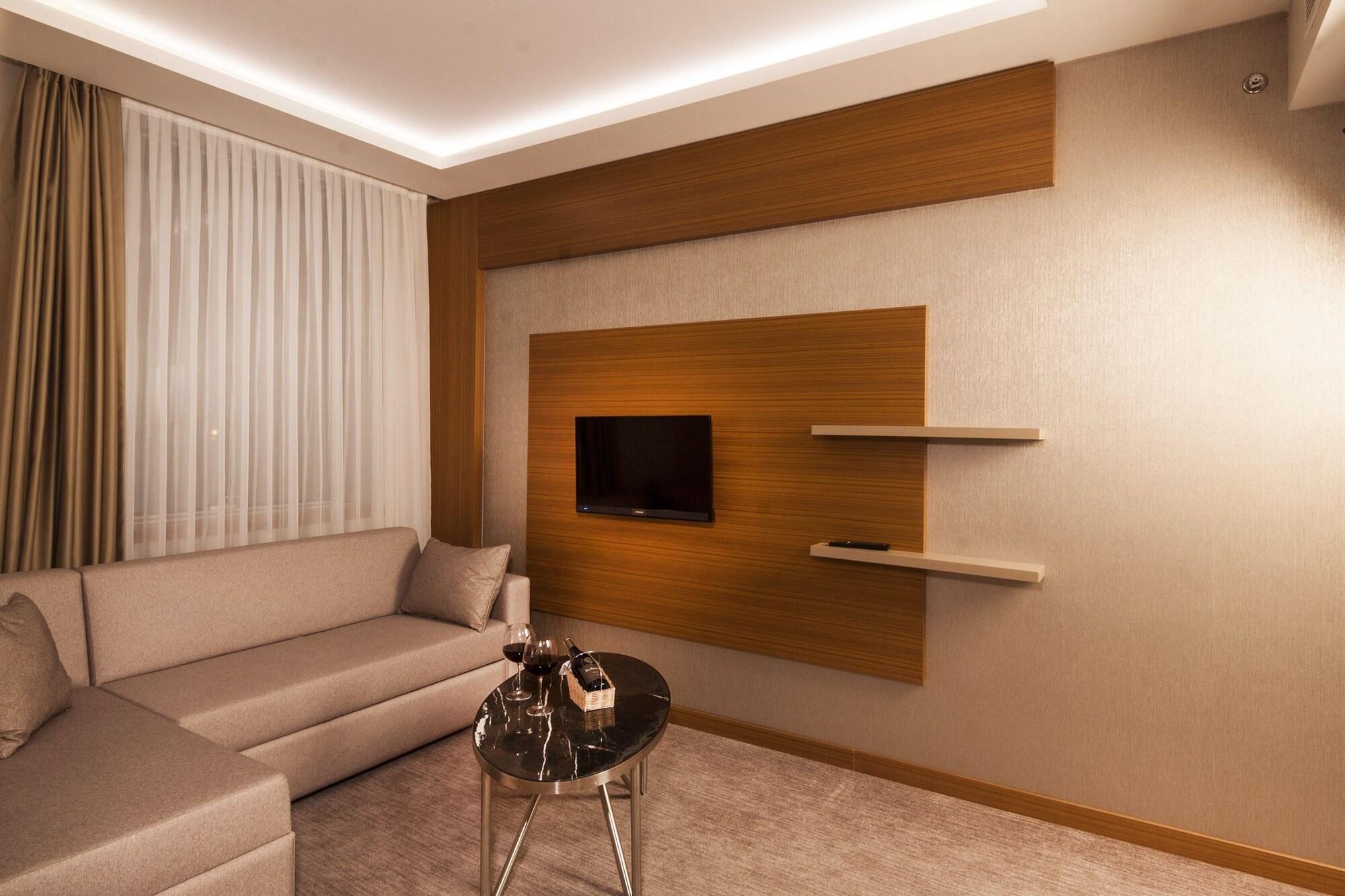 Hotel Elara 4*