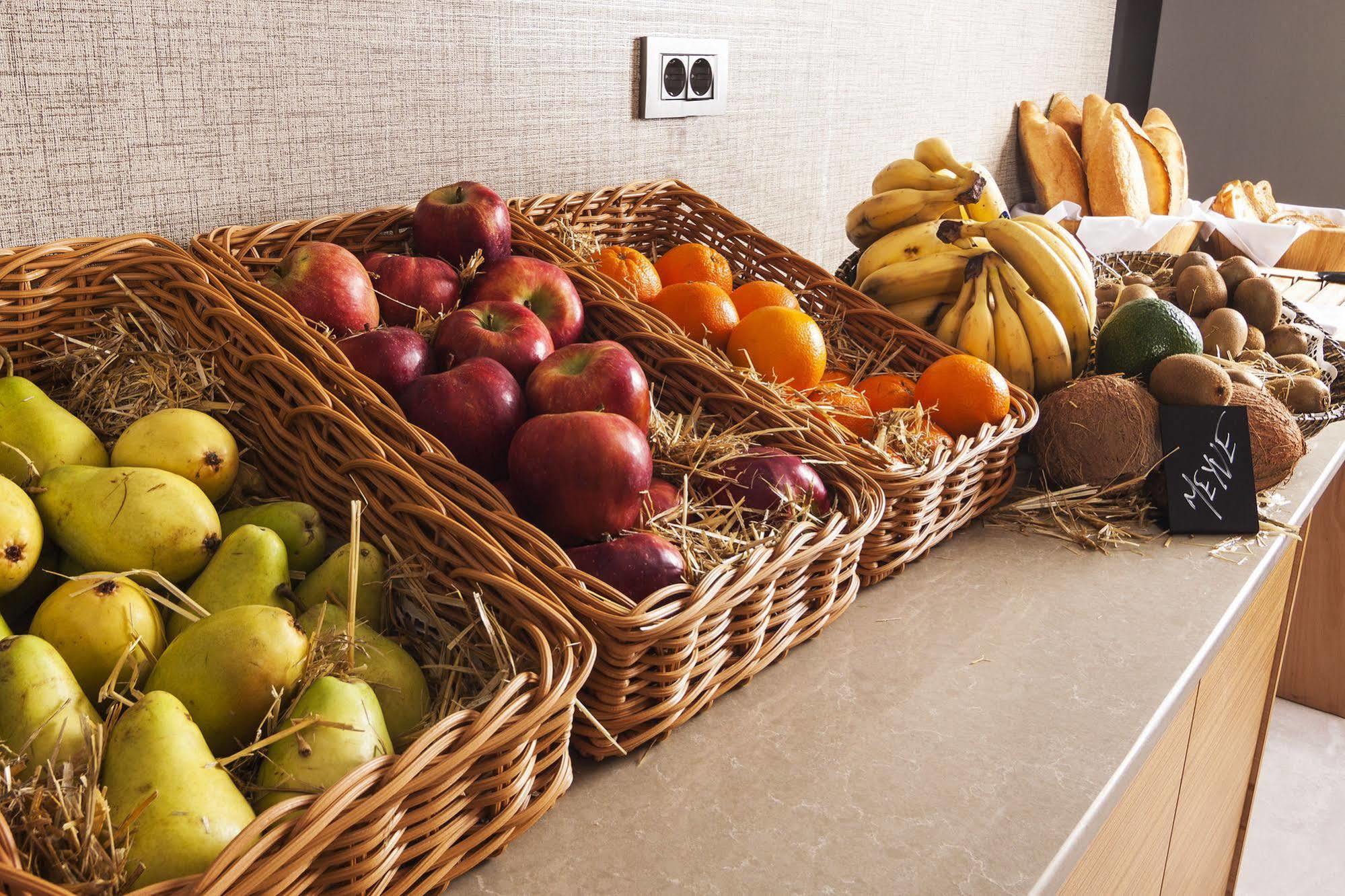 Elara Hotel 4*